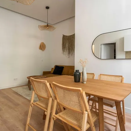 Modern In The Heart Of Apartment Paris